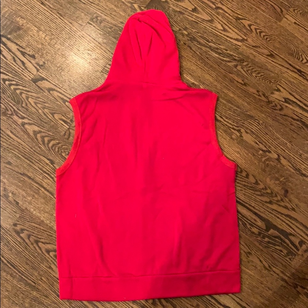 NWT red sweatshirt vest size M - Picture 3 of 5